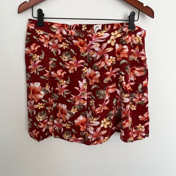 5/20$ Garage Floral Skirt with Red and Orange Blooms with pockets size large - Picture 4 of 5